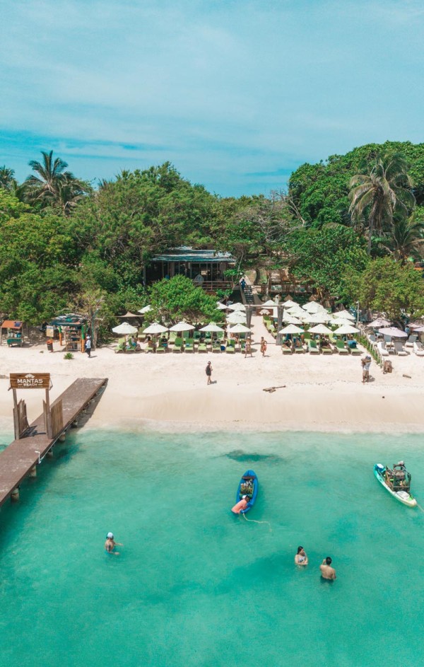 Mantas Beach Club